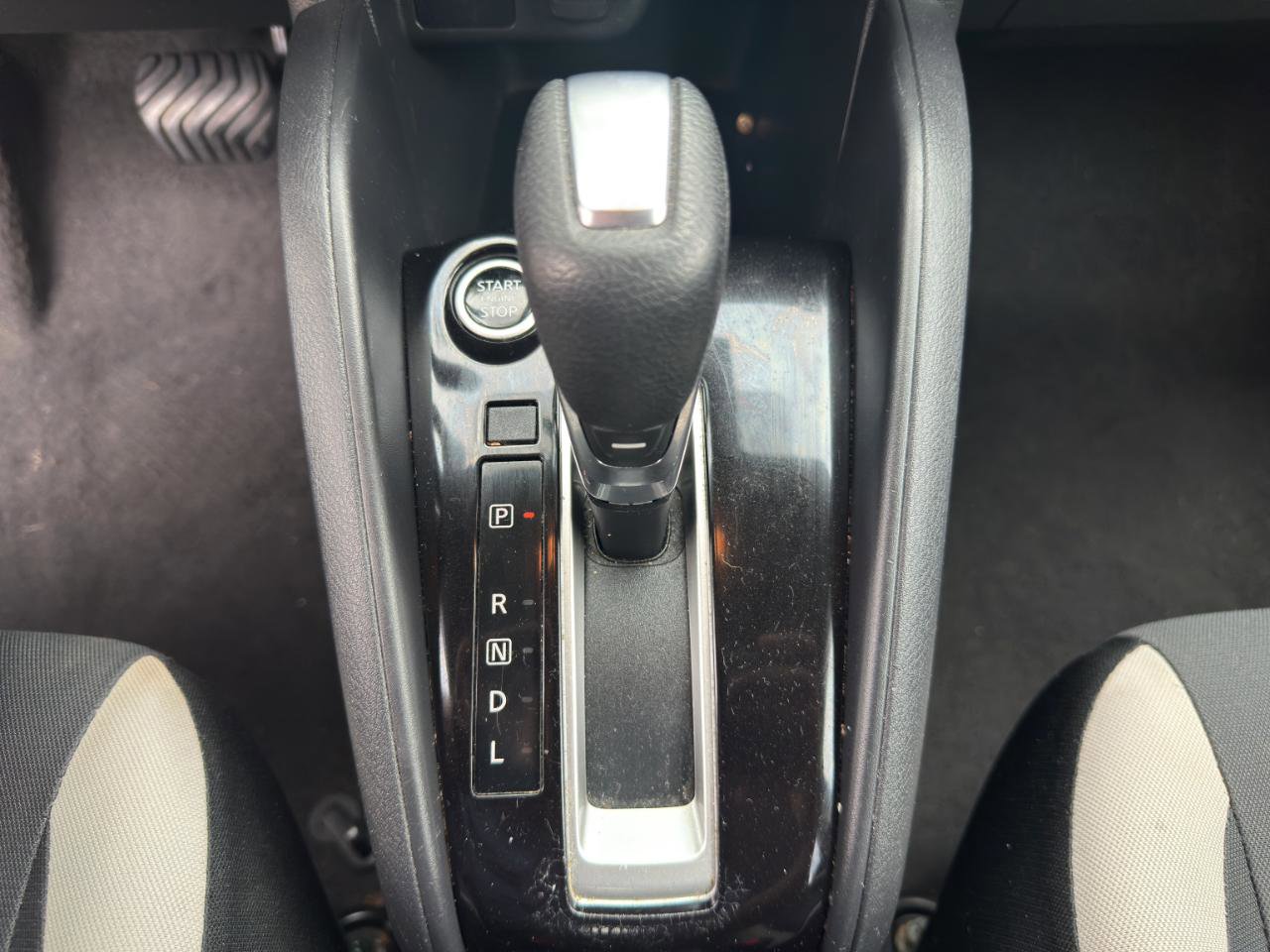 Used 2021 Nissan Versa SV image 28