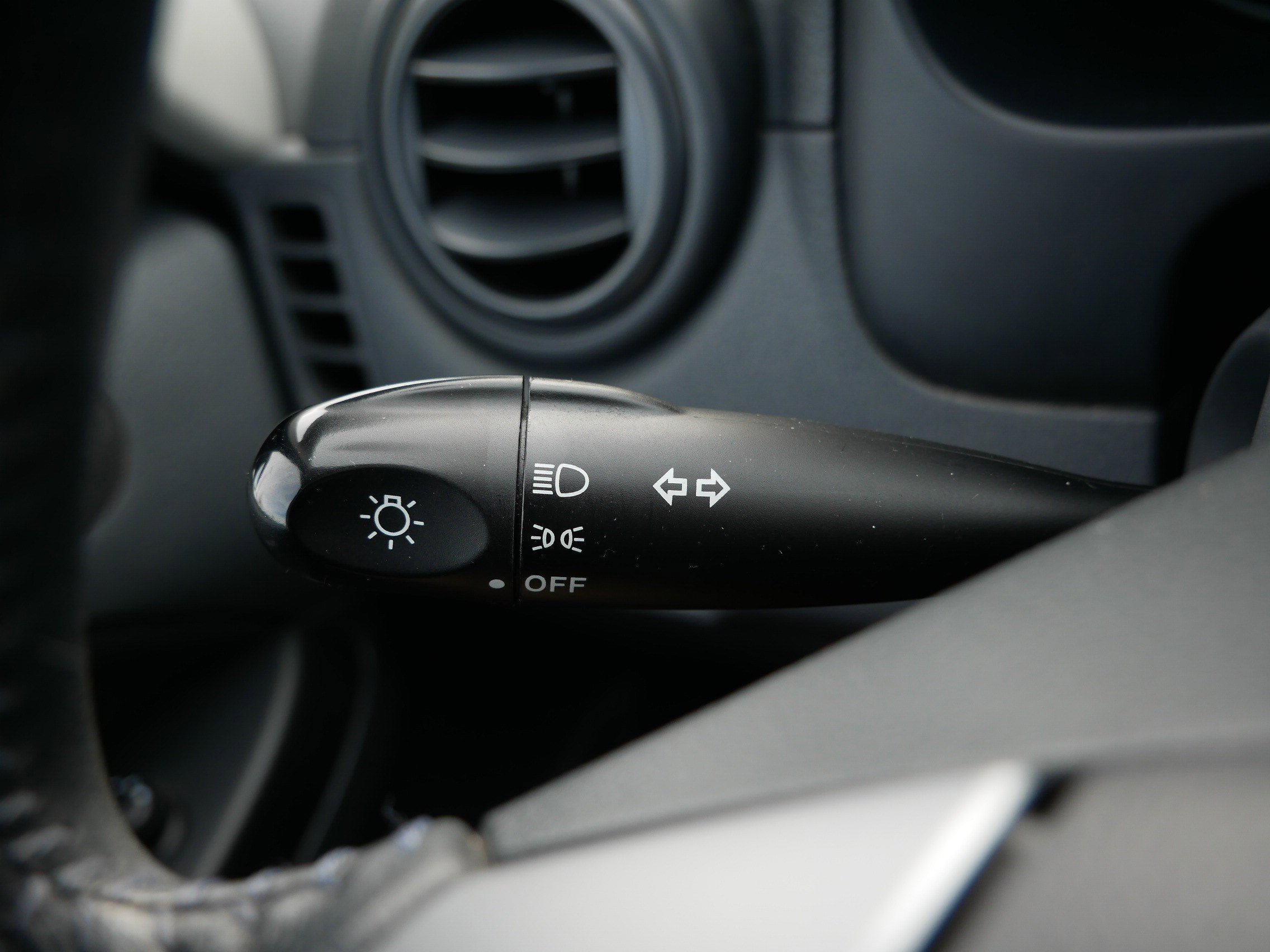 Used 2013 Suzuki SX4 Premium image 26