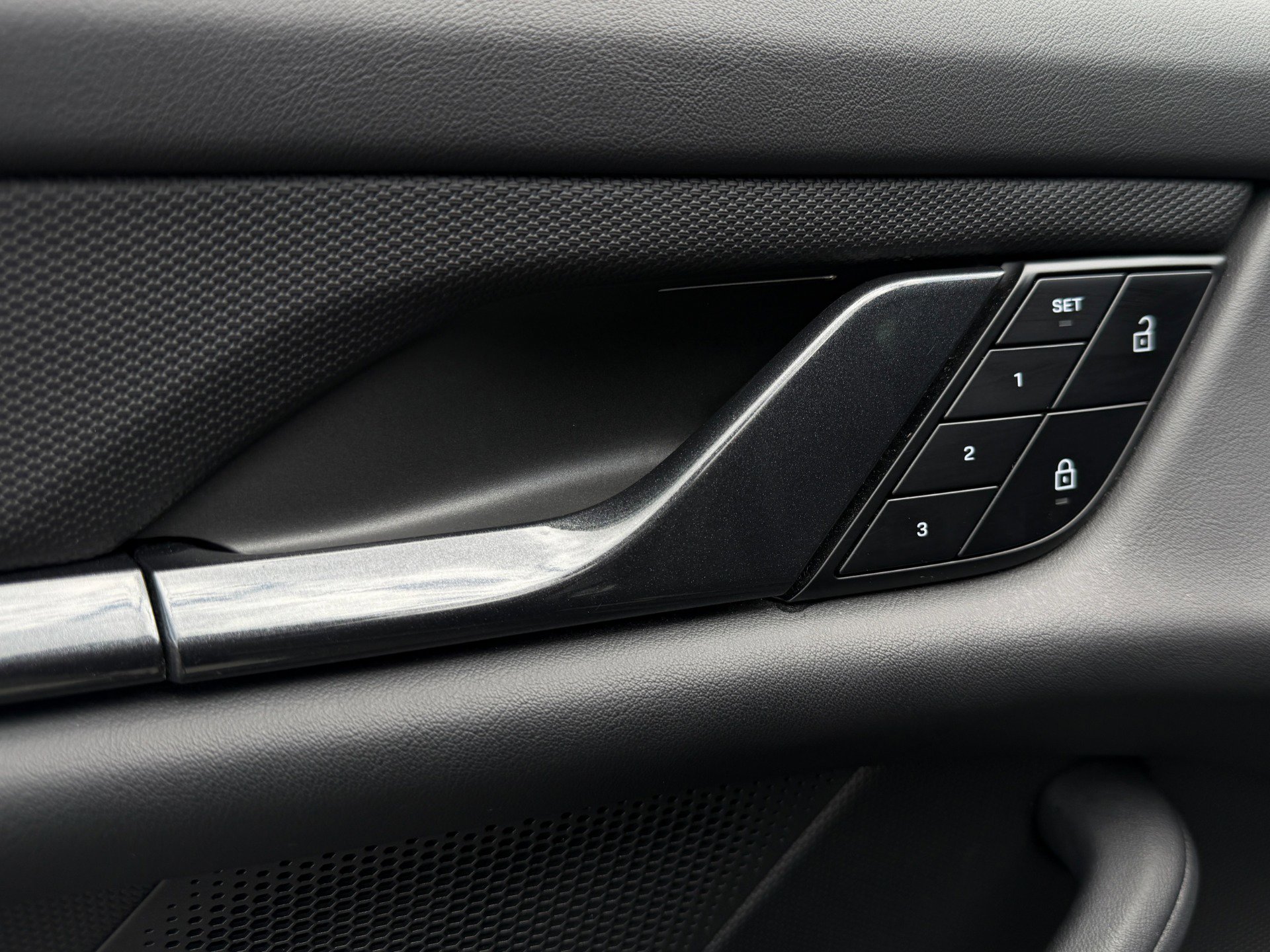 Used 2022 Porsche Taycan image 41