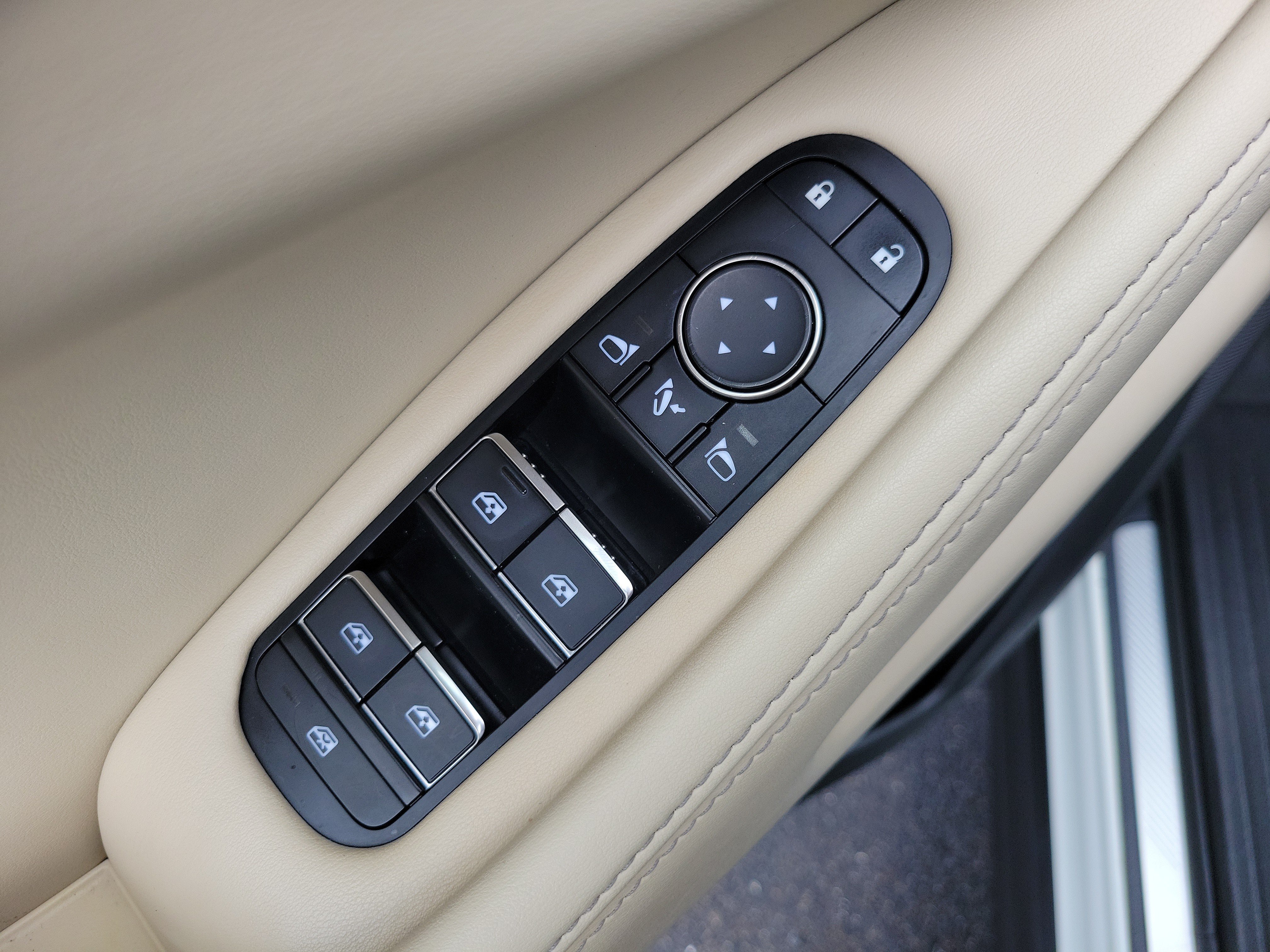 Certified 2023 INFINITI QX60 Luxe w/ Cargo Package FWD image 17