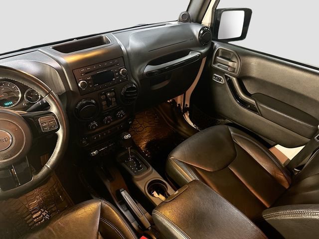 Used 2014 Jeep Wrangler Unlimited Sahara image 22