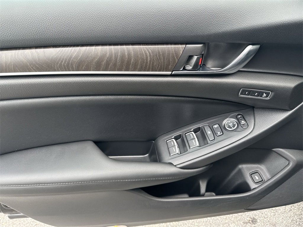 Used 2022 Honda Accord EX-L image 15