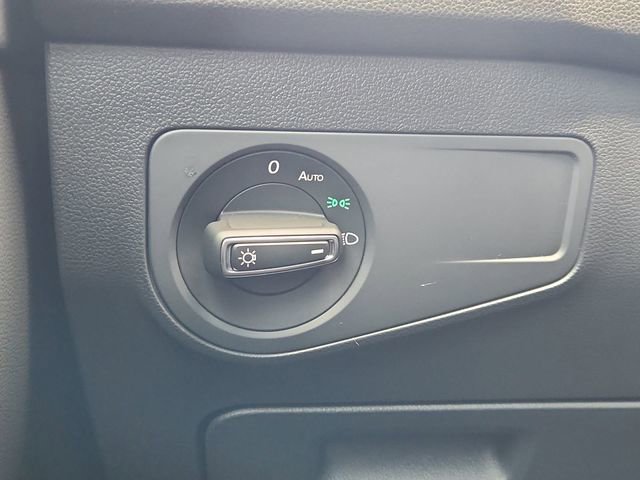 Used 2024 Volkswagen Tiguan SE R-Line image 17