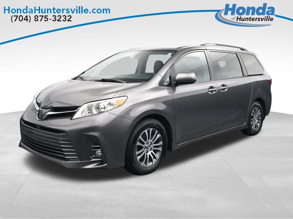 Used 2018 Toyota Sienna XLE w/ XLE Navigation Package FWD image 8