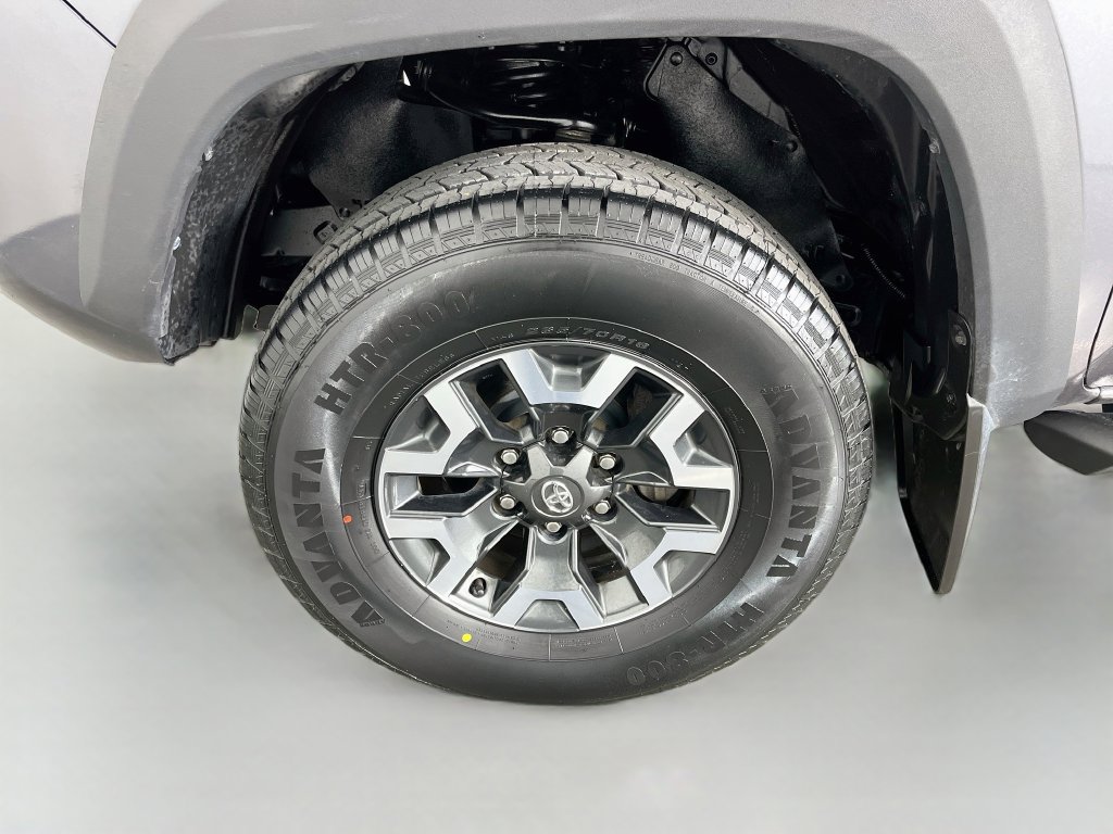 Used 2021 Toyota Tacoma TRD Off-Road w/ Blackout Package (TMS) AWD/4WD image 32
