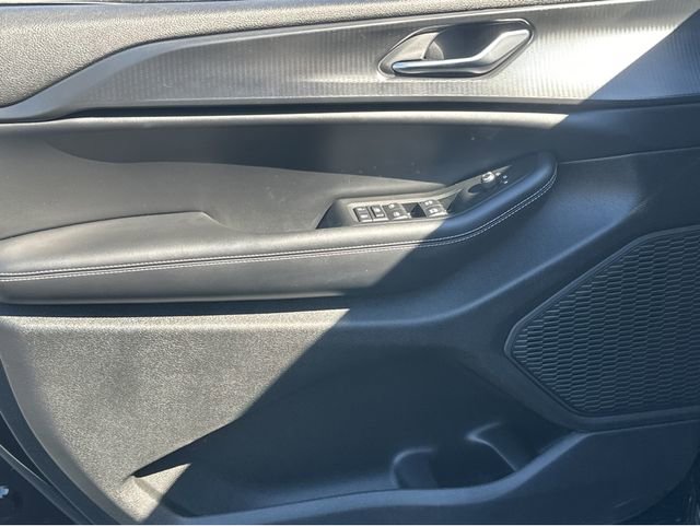 Used 2024 Jeep Grand Cherokee Laredo X w/ Trailer Tow Package image 37