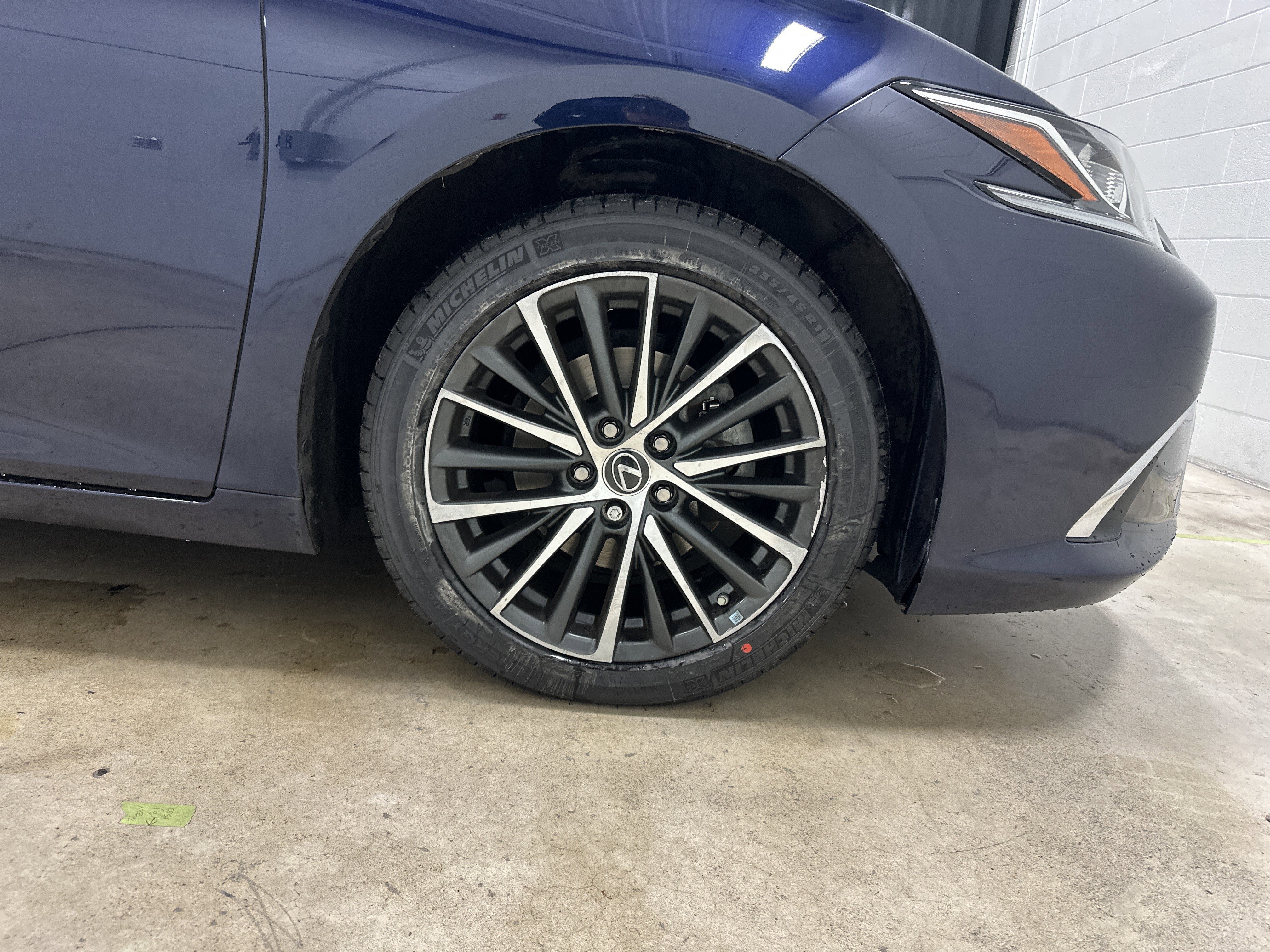 Used 2023 Lexus ES 350 w/ Premium Package image 13