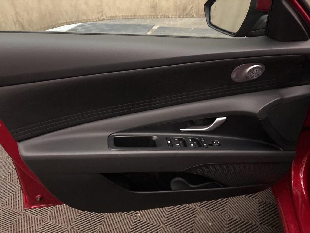 Certified 2026 Hyundai Elantra SE image 11