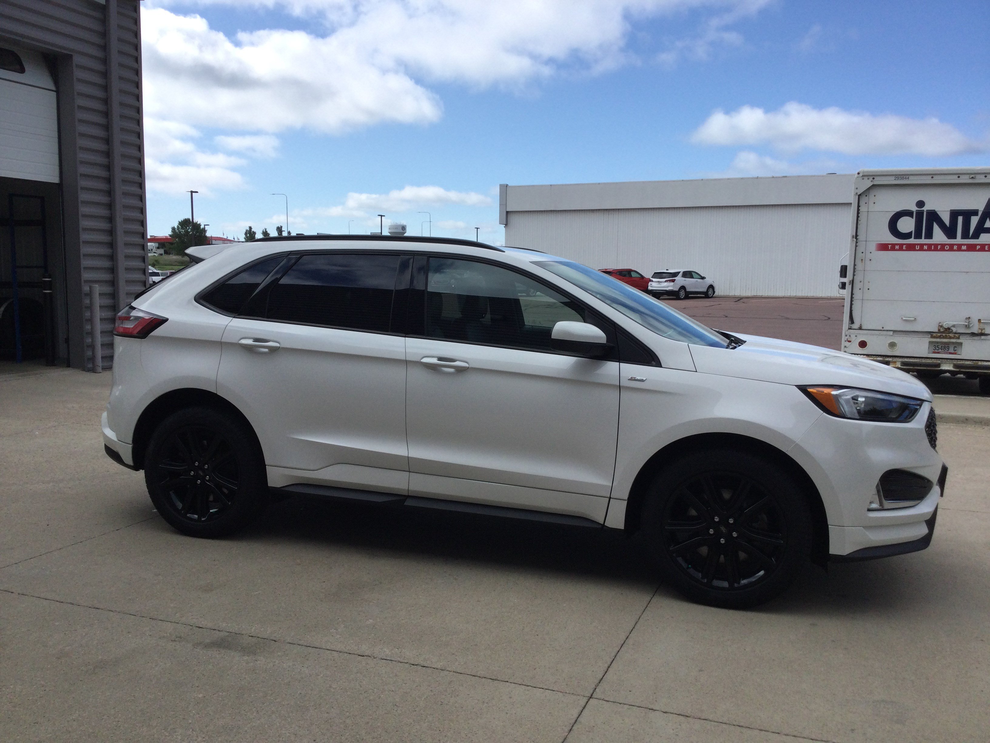 Used 2023 Ford Edge ST-Line AWD/4WD image 3