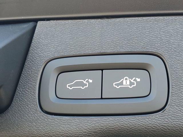 New 2026 Volvo XC60 B5 Ultra w/ Protection Package Premier image 30