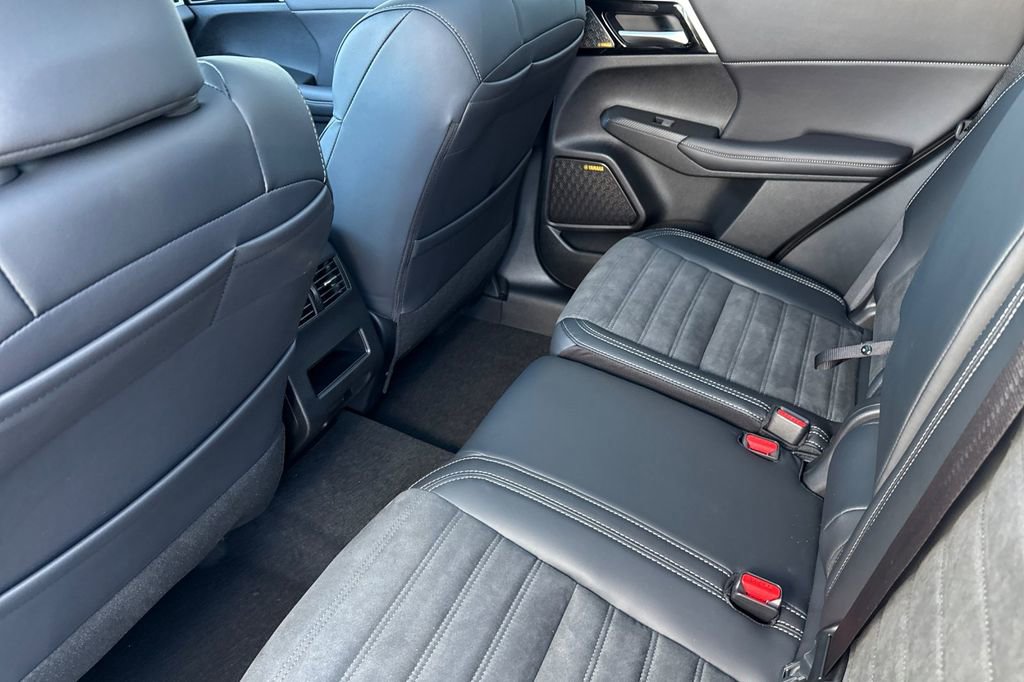 New 2026 Mitsubishi Outlander SE AWD/4WD image 12