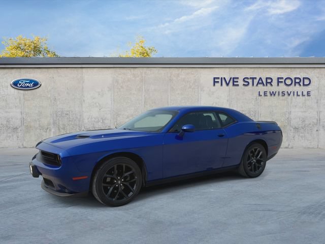 Used 2022 Dodge Challenger SXT w/ Blacktop Package RWD image 4