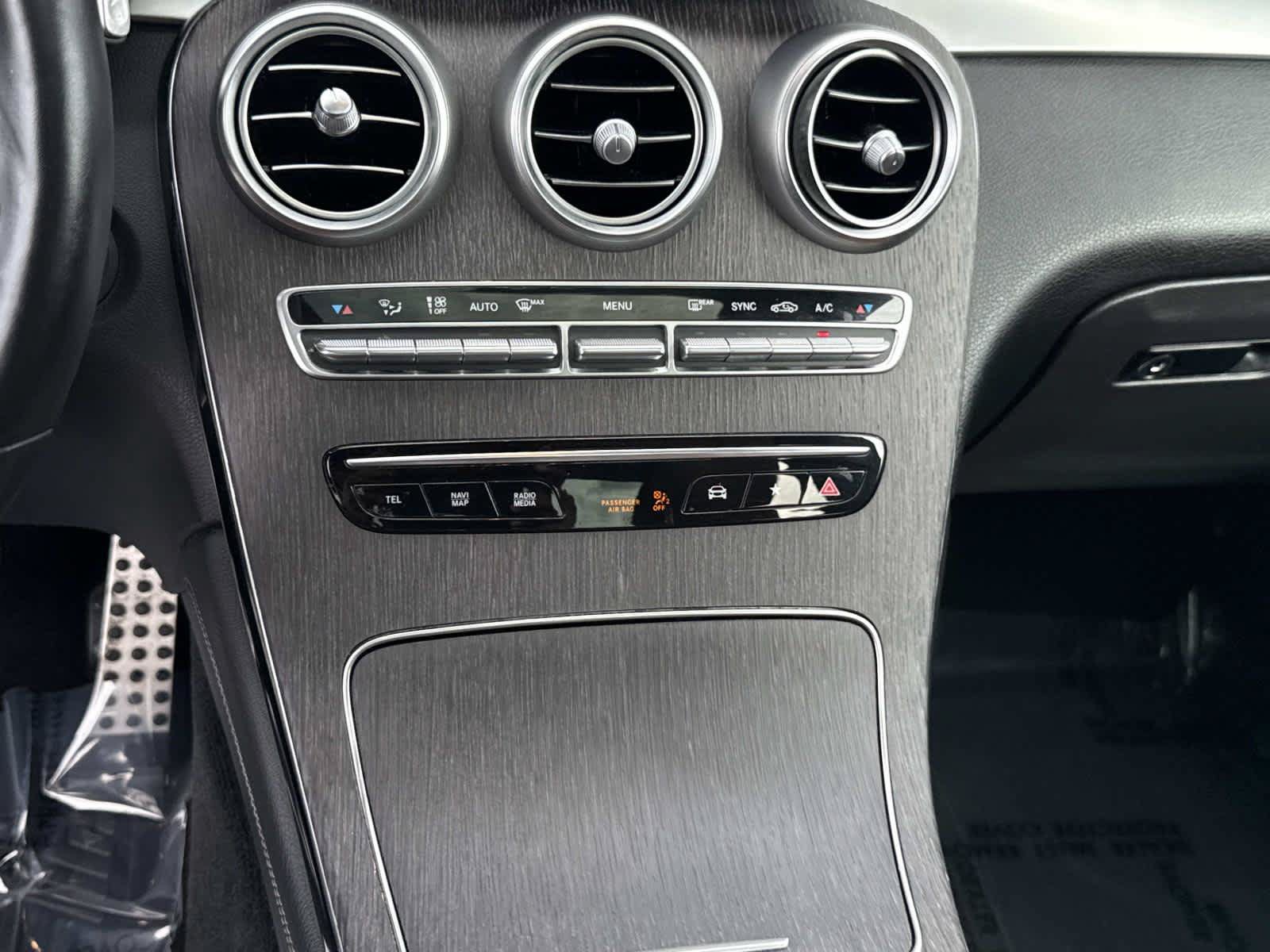 Used 2020 Mercedes-Benz GLC 300 4MATIC image 31