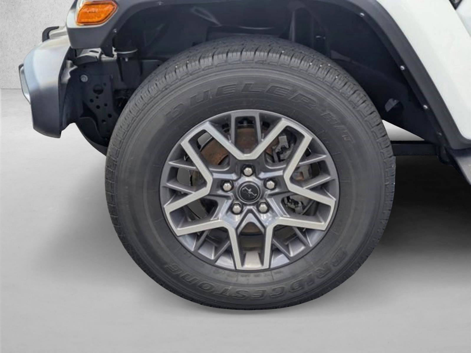 Used 2024 Jeep Wrangler Unlimited Sahara AWD/4WD image 24