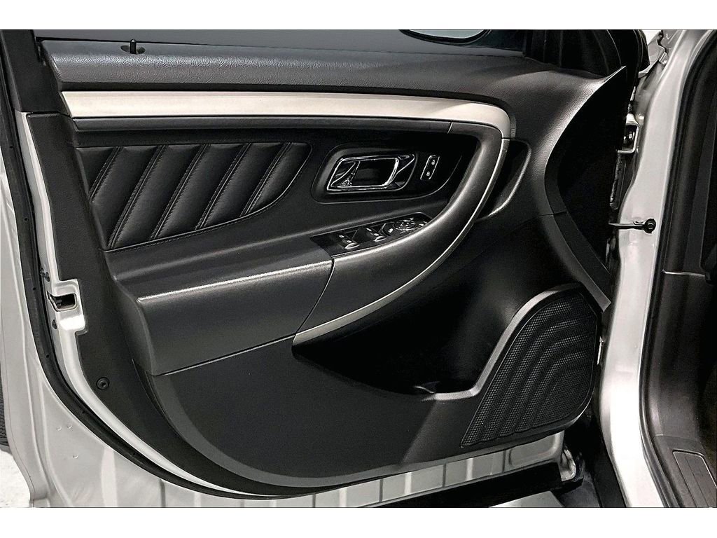 Used 2013 Ford Taurus SEL image 22