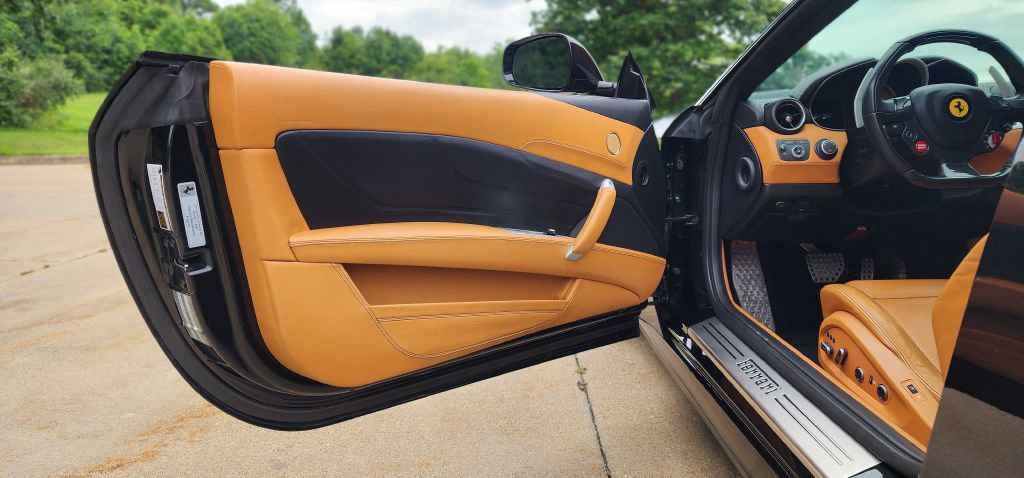 Used 2016 Ferrari FF image 13