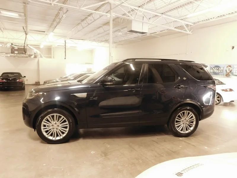 Used 2017 Land Rover Discovery HSE AWD/4WD image 8