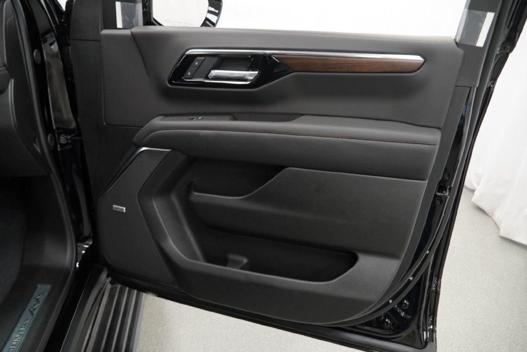 New 2026 Chevrolet Suburban High Country AWD/4WD image 29