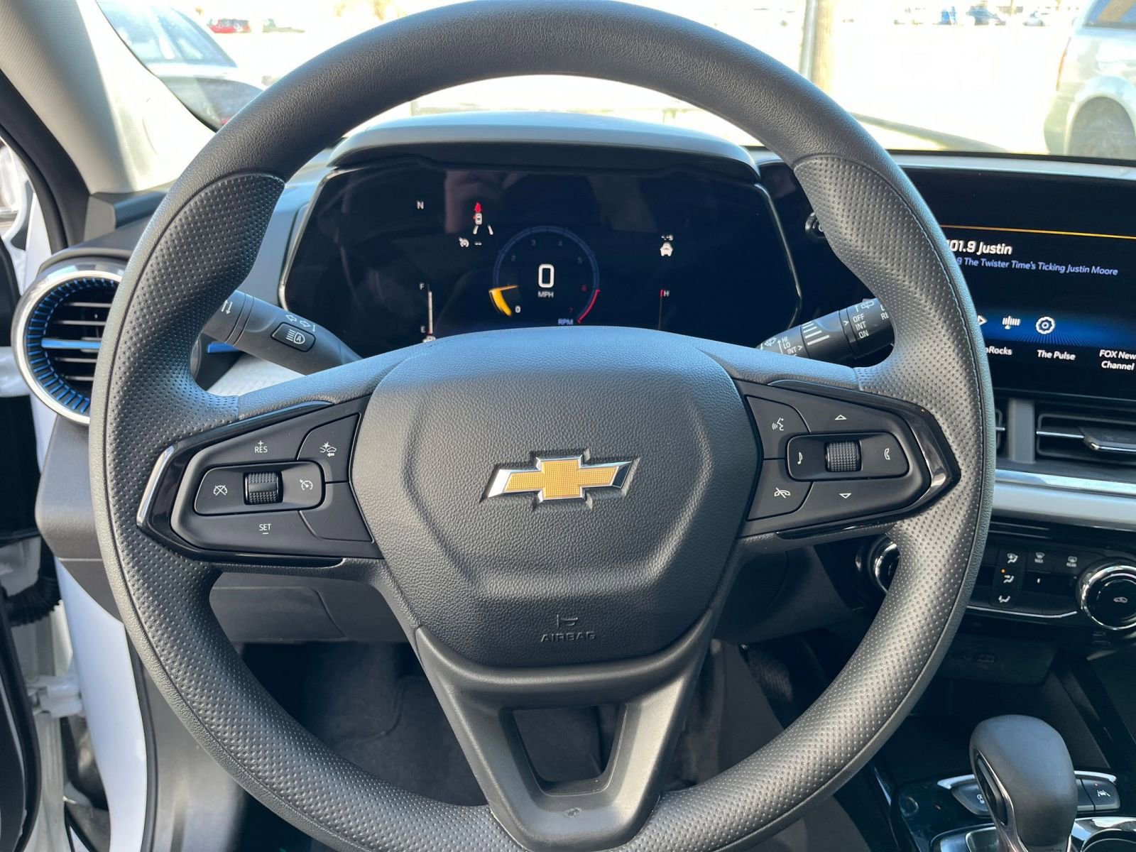 Used 2025 Chevrolet Trax LT image 27