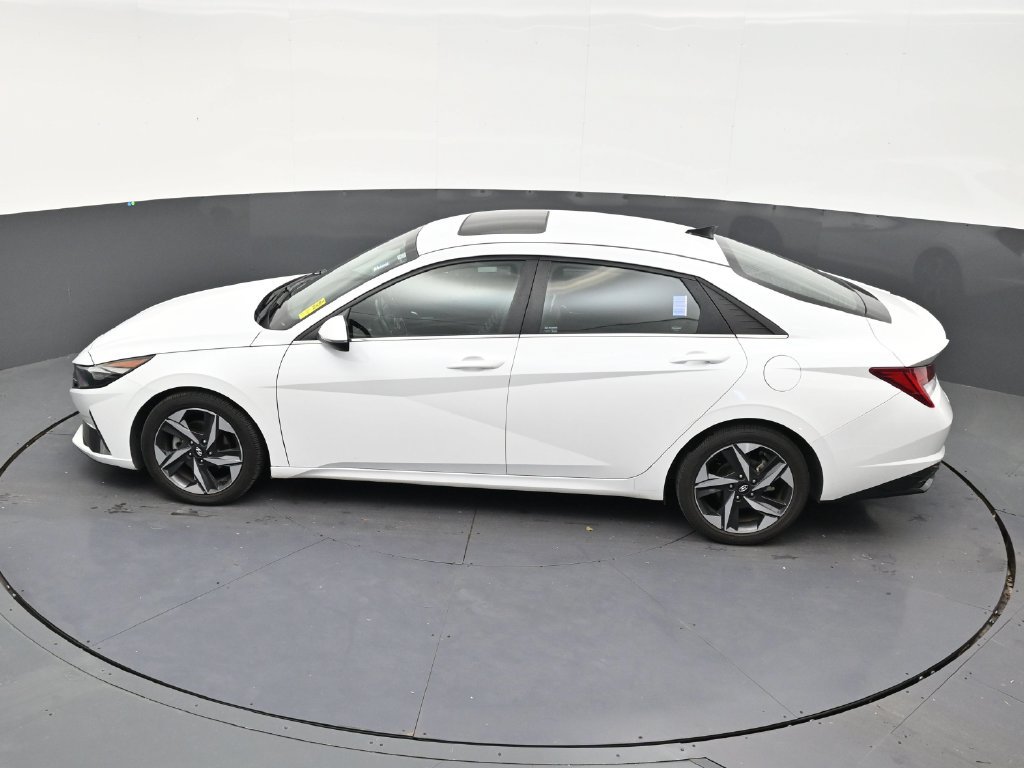 Used 2022 Hyundai Elantra Limited w/ Cargo Package FWD image 12