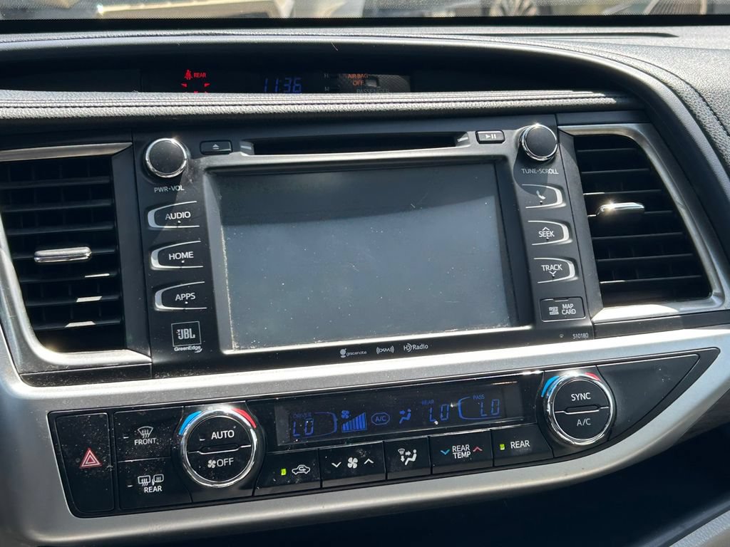 Used 2018 Toyota Highlander Limited FWD image 22