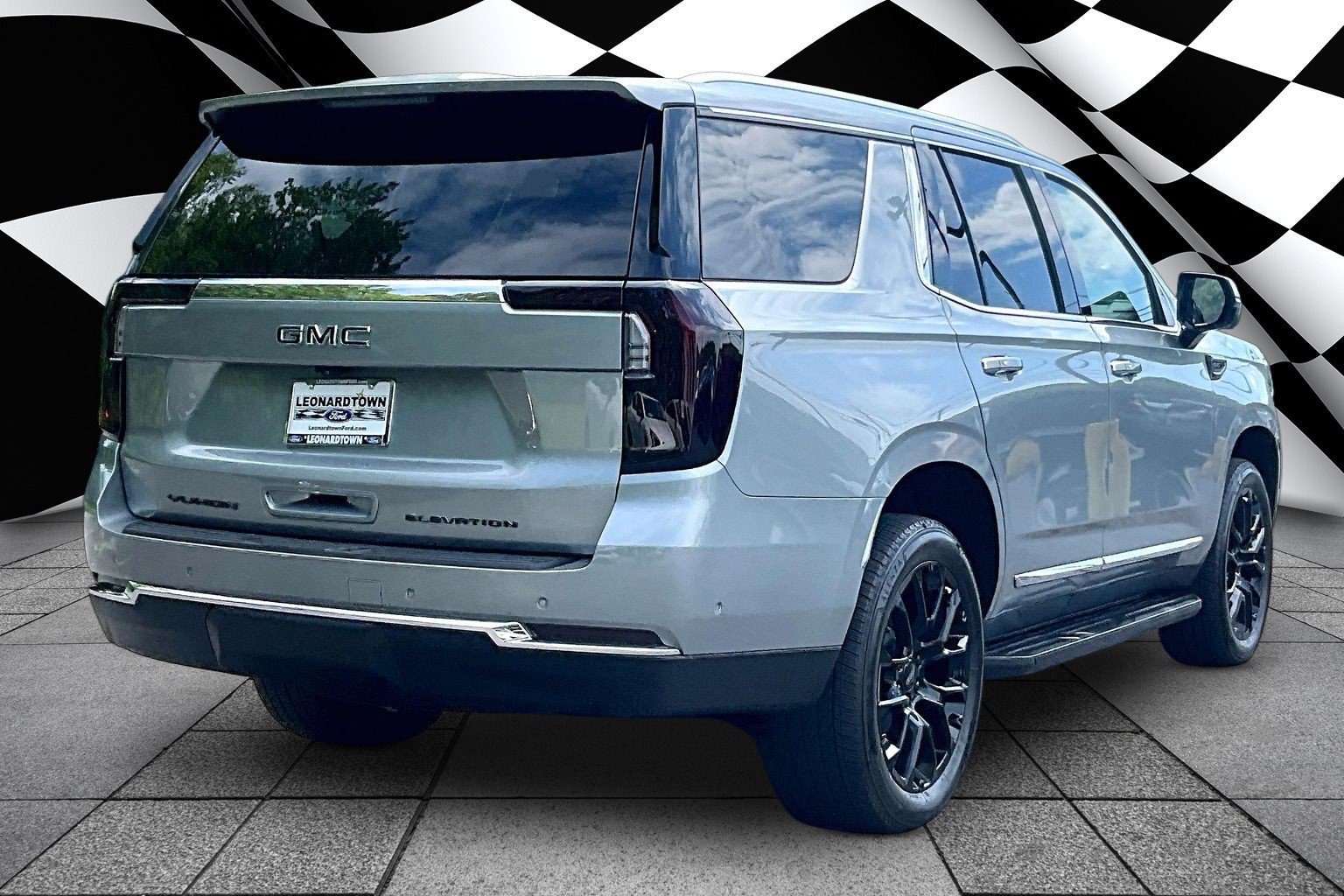 Used 2025 GMC Yukon Elevation AWD/4WD image 2