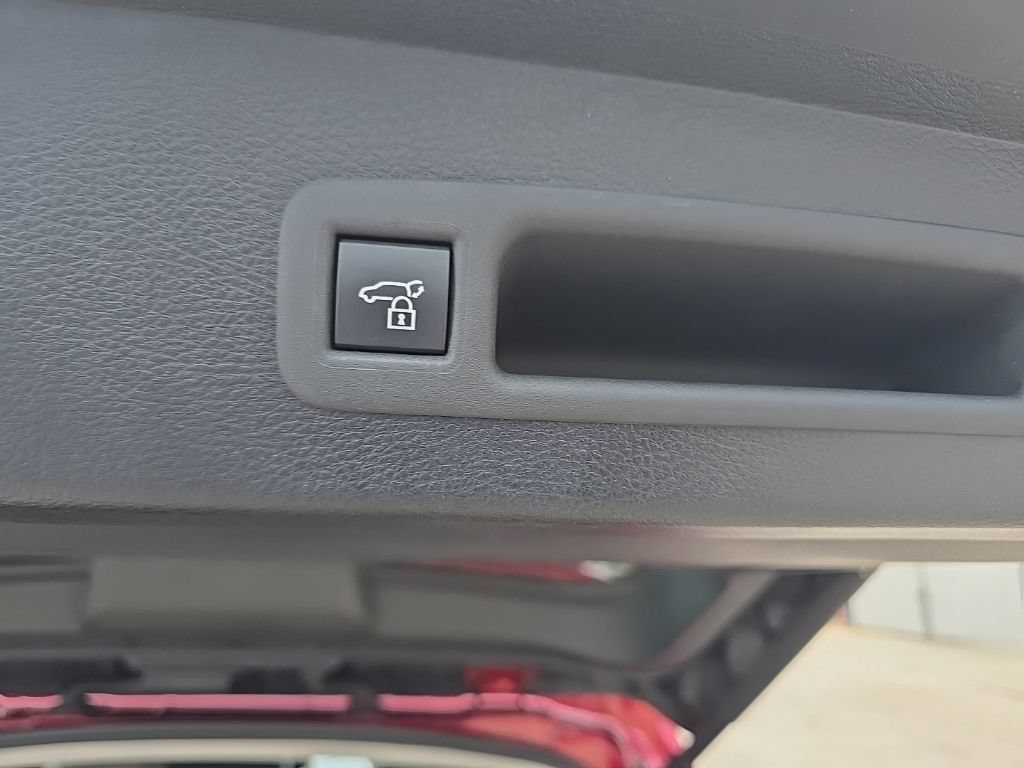 Used 2026 Toyota Sienna XLE AWD/4WD image 7