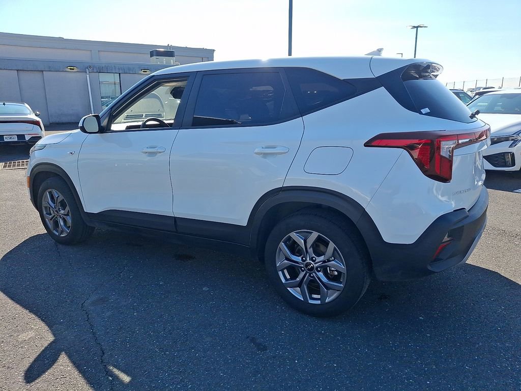 Certified 2025 Kia Seltos LX AWD/4WD image 4