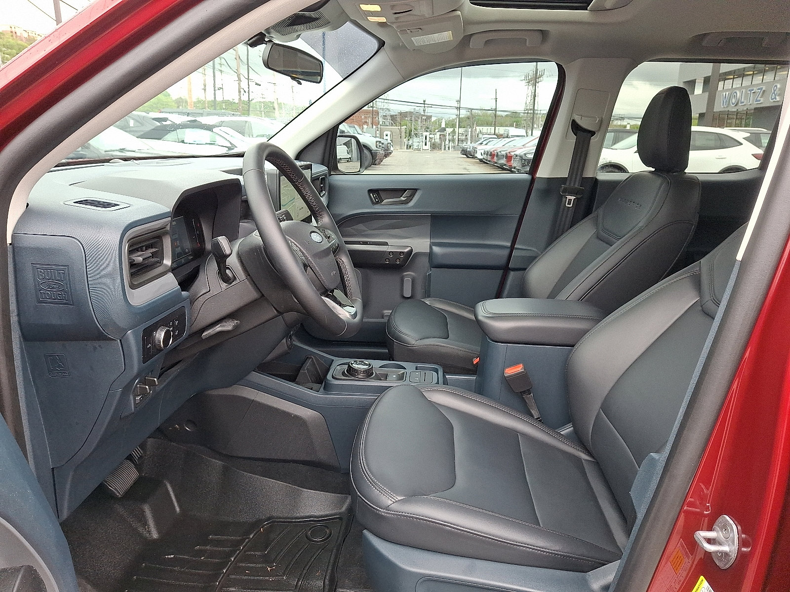 Used 2025 Ford Maverick Lariat w/ Black Appearance Package AWD/4WD image 13