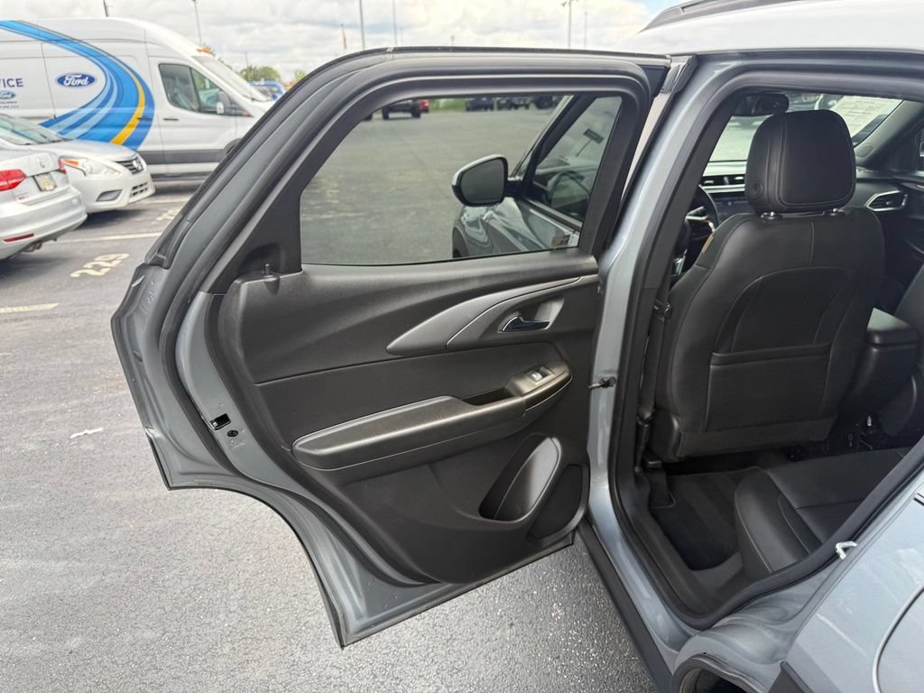 Used 2023 Chevrolet TrailBlazer ACTIV w/ Convenience Package AWD/4WD image 39