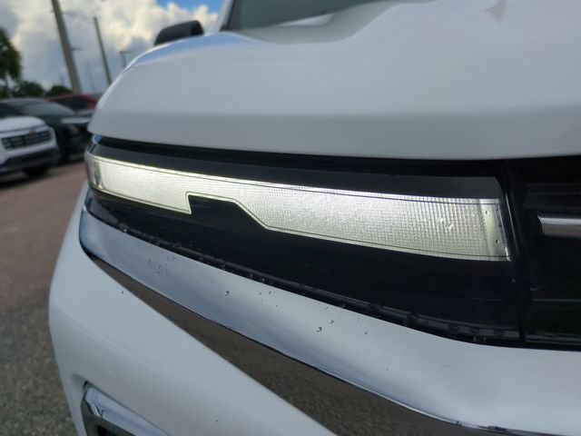 Used 2025 Chevrolet Traverse LT FWD image 10