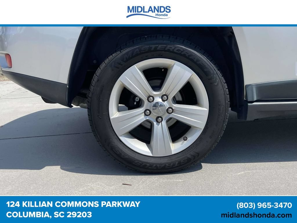 Used 2011 Jeep Compass Latitude w/ Sun/Sound Group AWD/4WD image 7