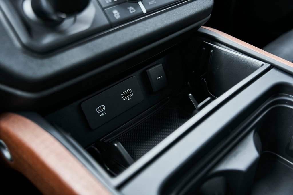 Used 2023 Land Rover Defender 110 X image 69