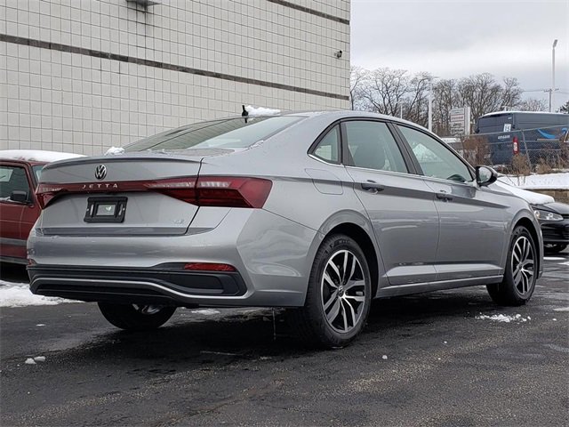New 2026 Volkswagen Jetta SE image 3
