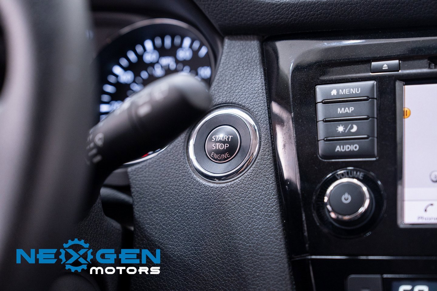 Used 2020 Nissan Rogue SV w/ Premium Package image 14