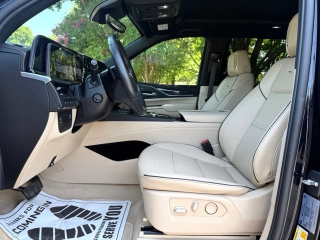 Used 2023 Cadillac Escalade ESV Premium Luxury AWD/4WD image 15