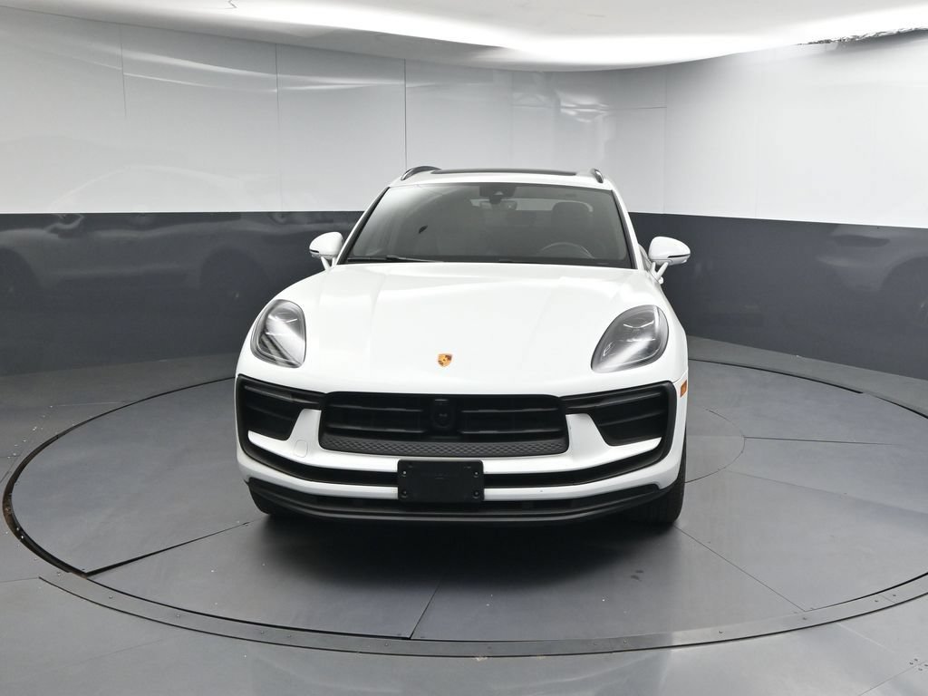 Used 2023 Porsche Macan AWD/4WD image 28