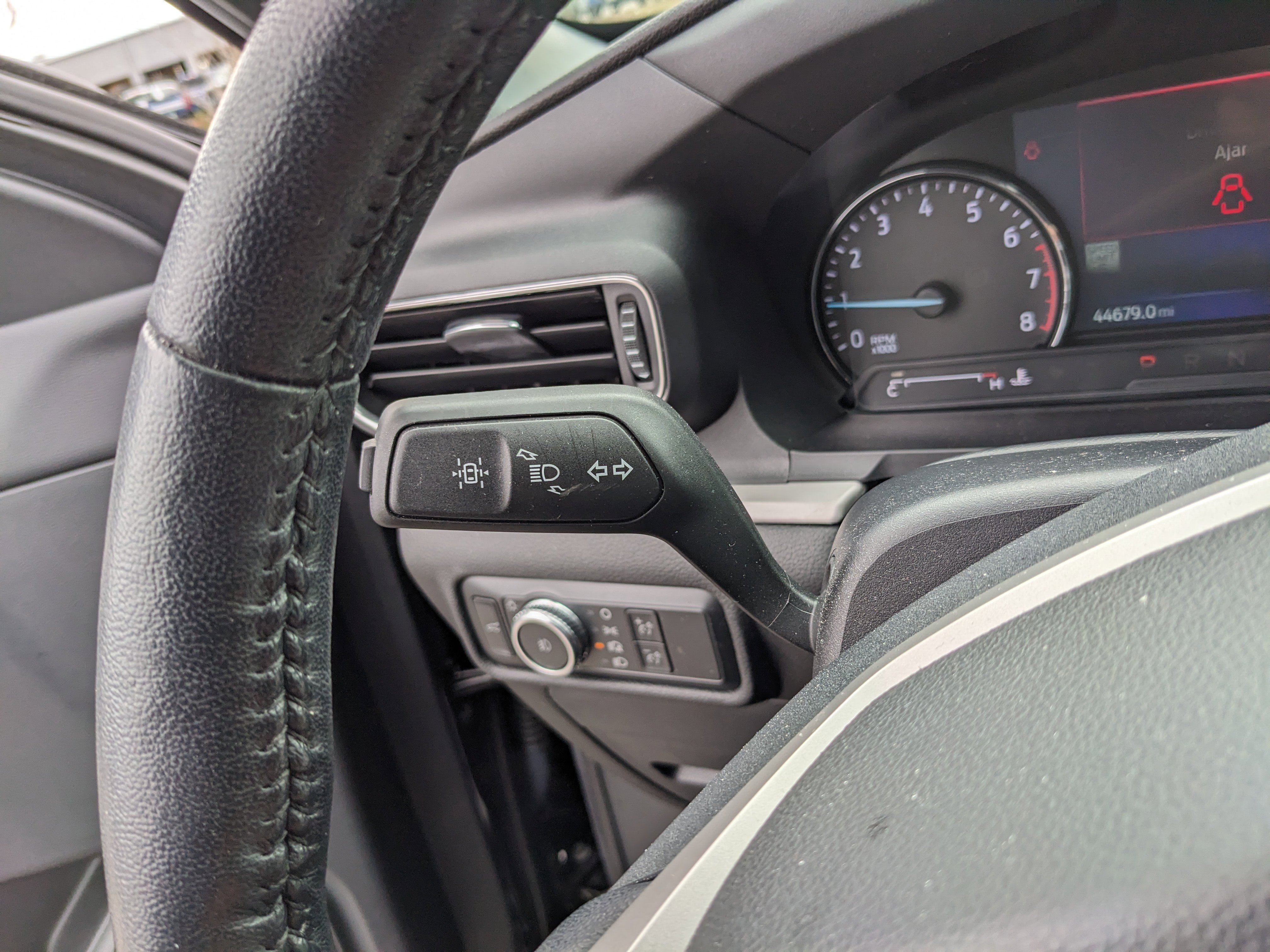 Certified 2022 Ford Explorer XLT w/ Equipment Group 202A image 31