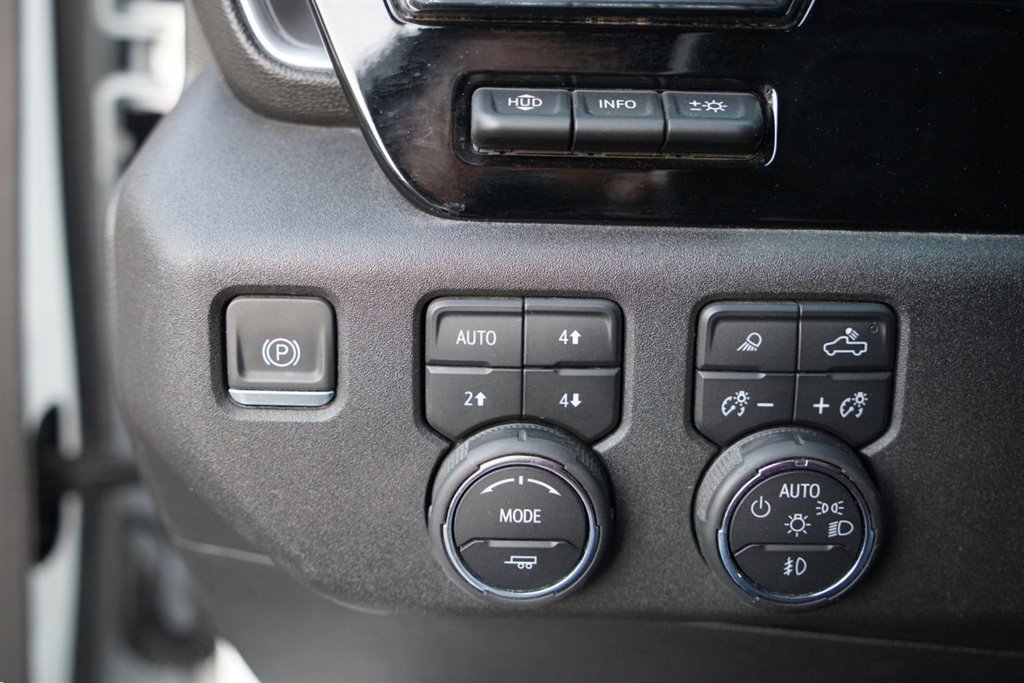 Used 2024 Chevrolet Silverado 3500 High Country w/ Technology Package image 37