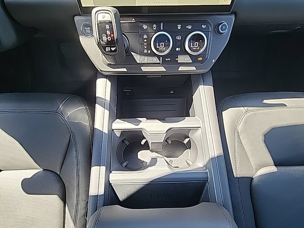 New 2026 Land Rover Defender 110 X-Dynamic SE AWD/4WD image 23