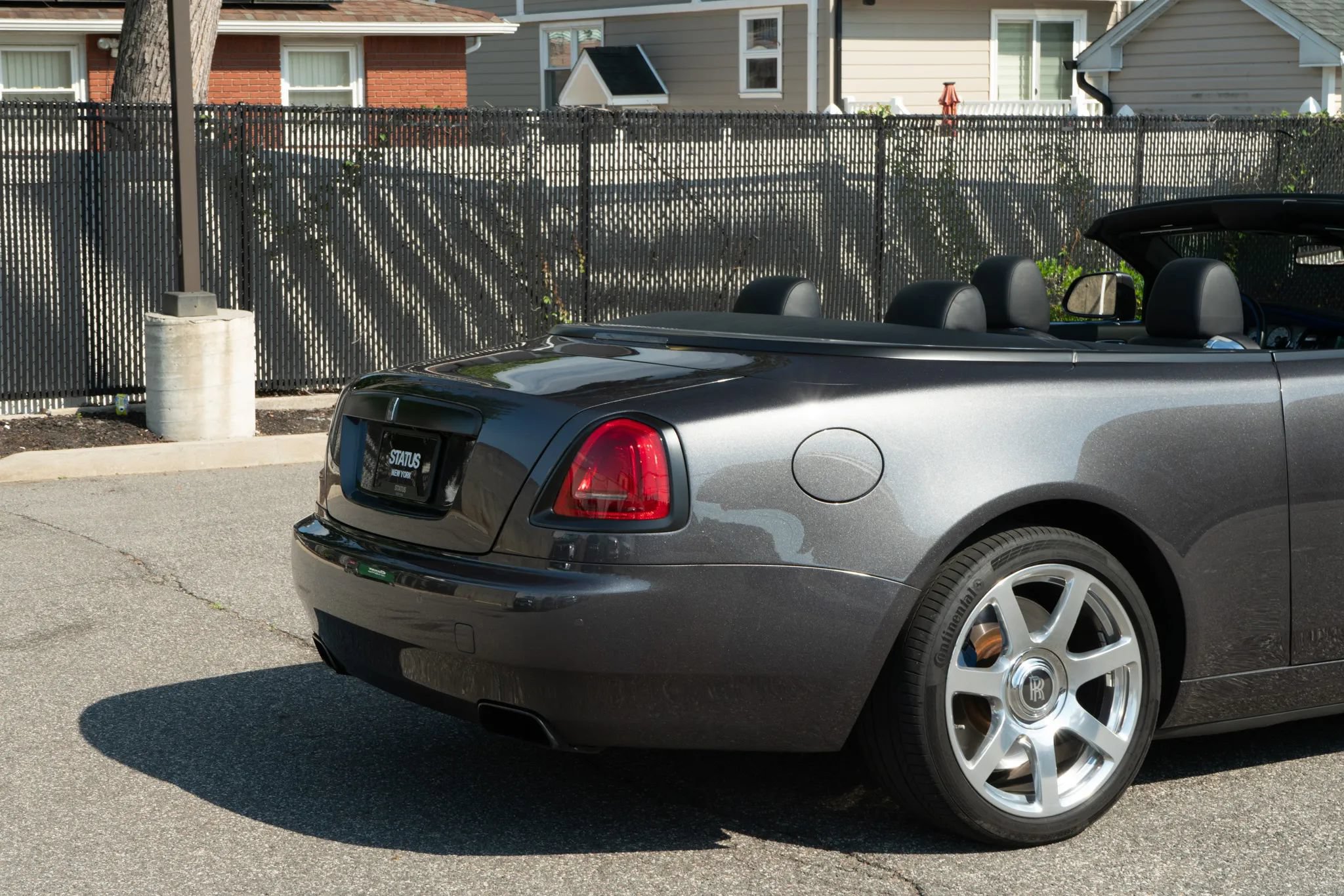 Used 2017 Rolls-Royce Dawn RWD image 45