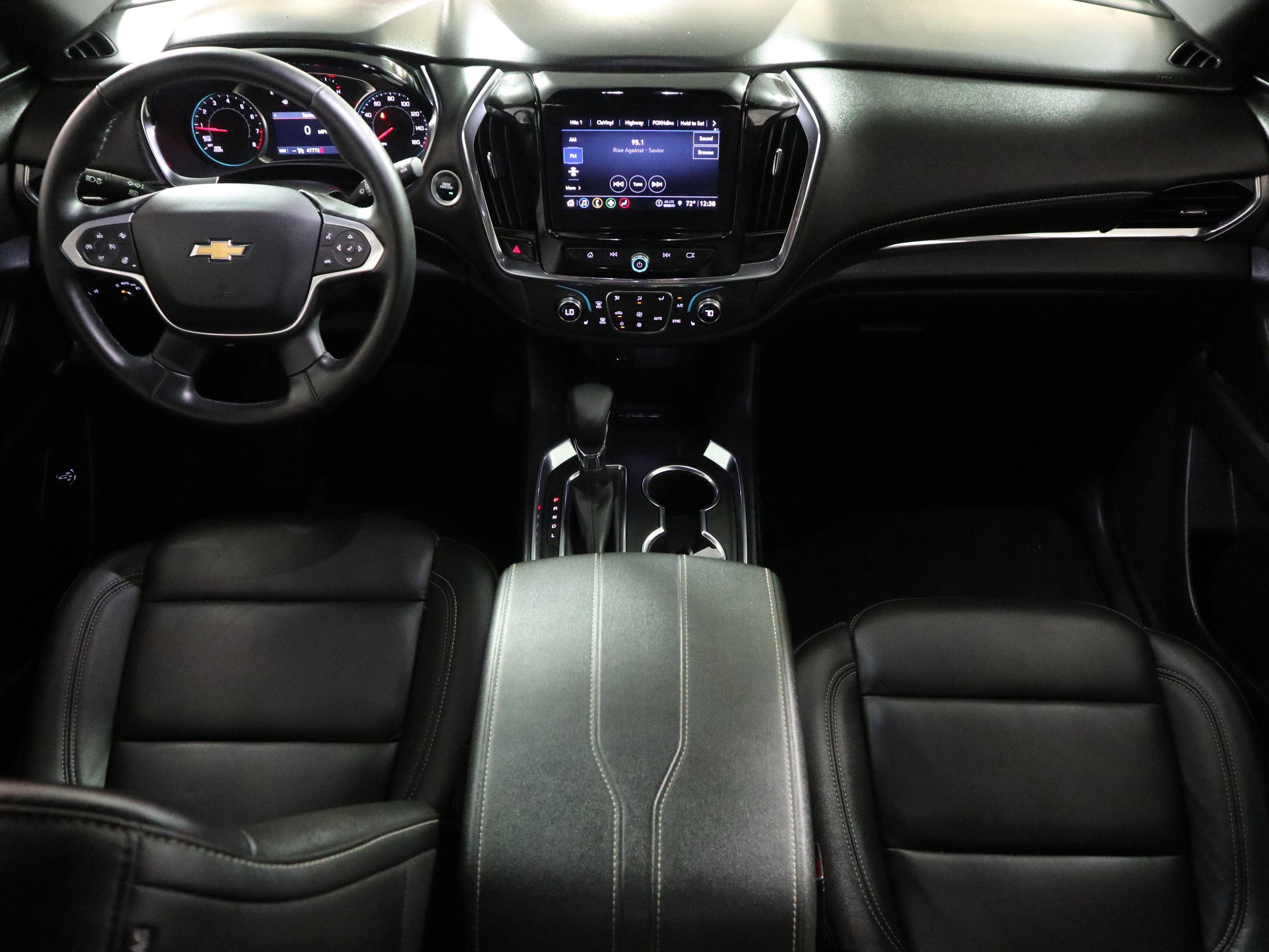 Used 2023 Chevrolet Traverse LT FWD image 14