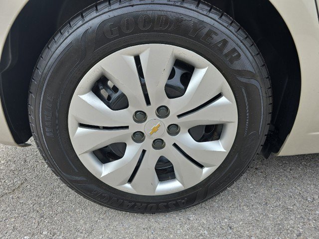 Used 2014 Chevrolet Cruze LS image 12