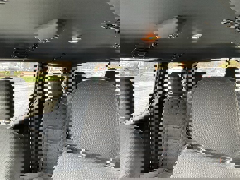 Used 2017 Dodge Grand Caravan SE image 22