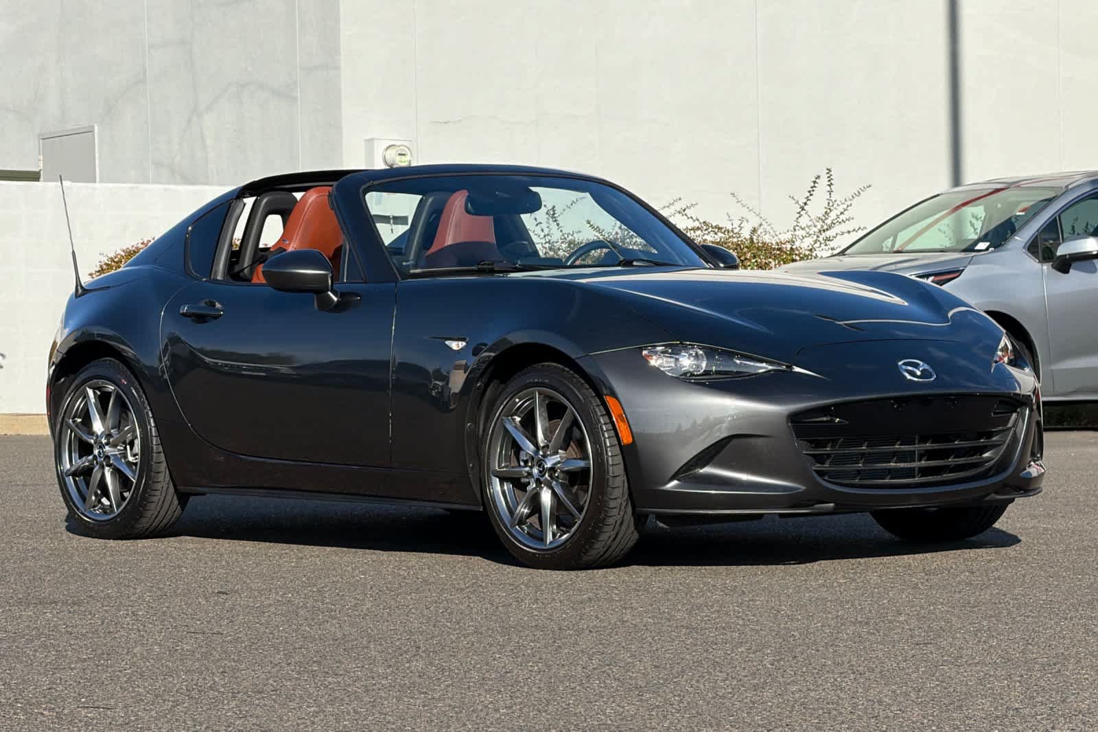 Used 2022 MAZDA MX-5 Miata RF Grand Touring RWD image 8