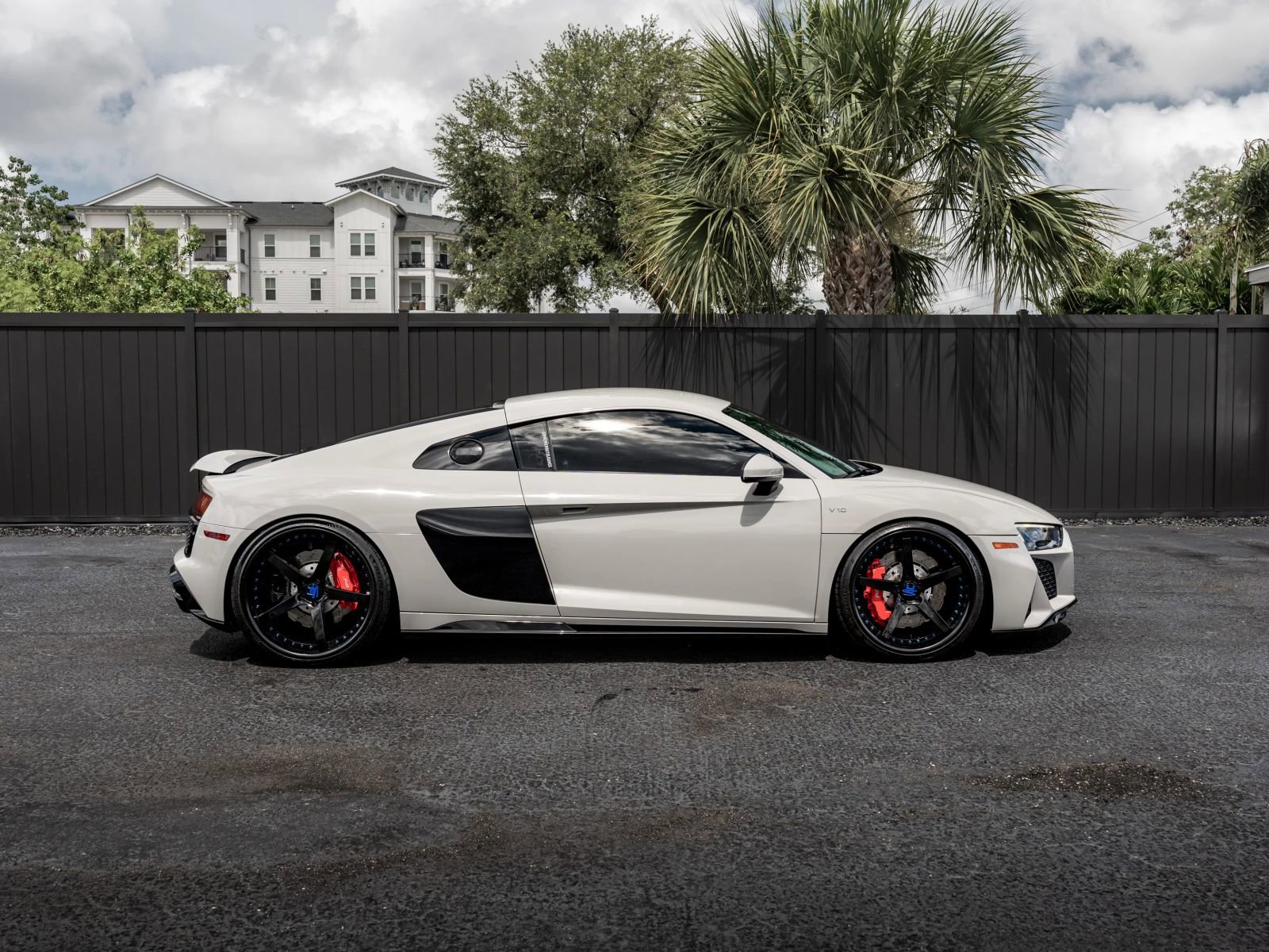 Used 2022 Audi R8 V10 RWD image 2