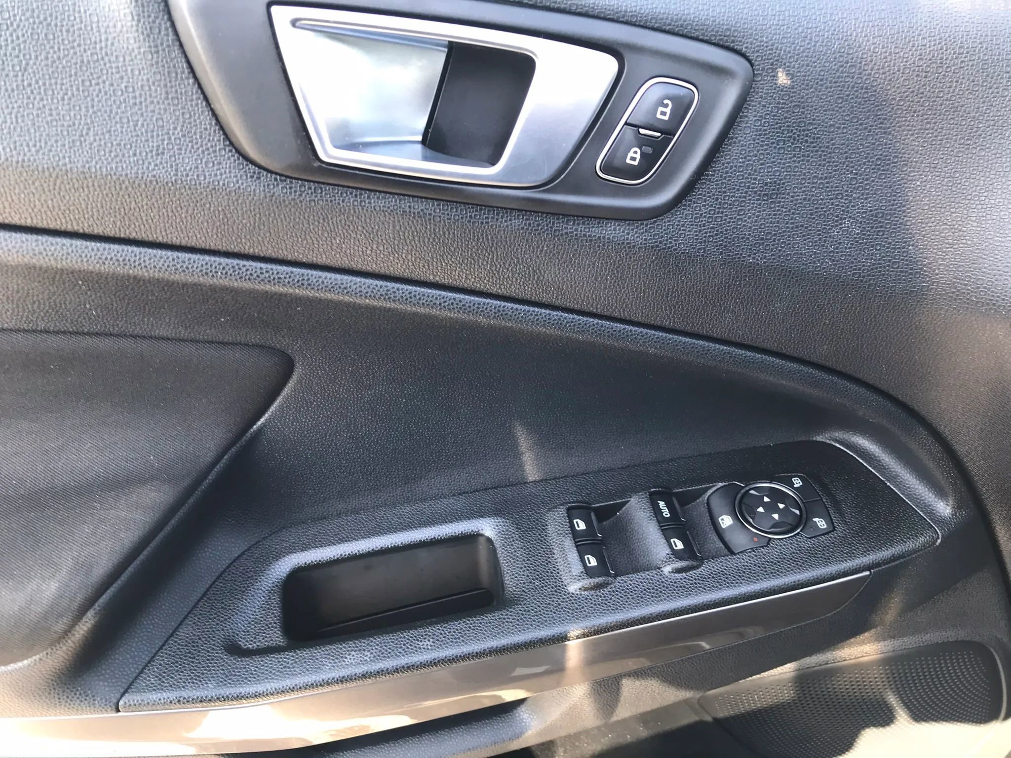 Used 2019 Ford EcoSport SE image 11