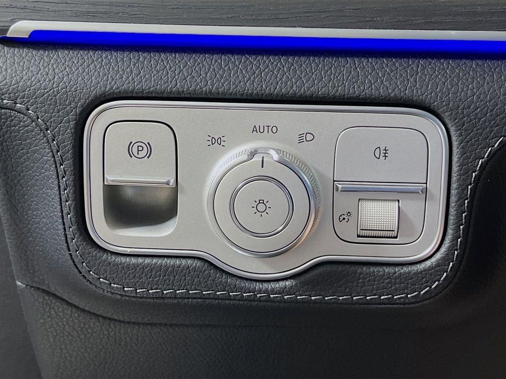 New 2026 Mercedes-Benz GLS 580 4MATIC image 11