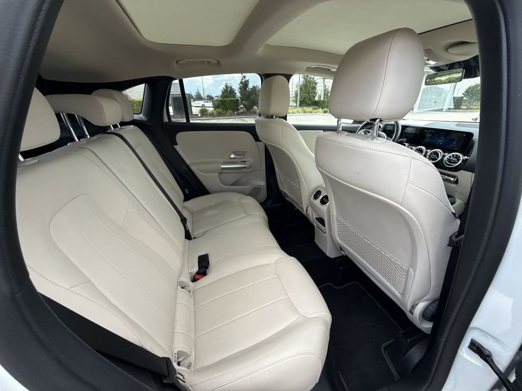 Used 2022 Mercedes-Benz GLA 250 4MATIC image 17