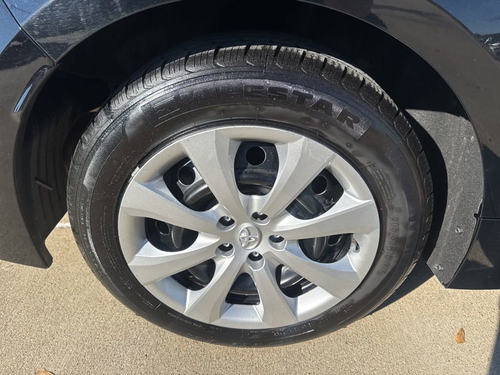 Used 2024 Toyota Corolla LE image 4